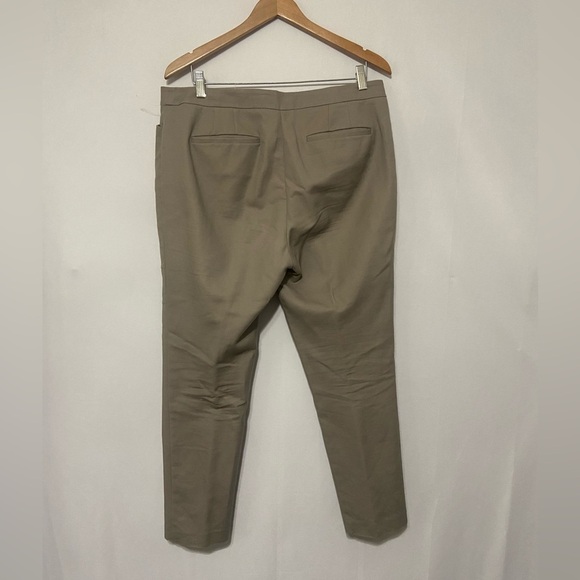 Chico's LIKE NEW So Slimming flat front straight leg khaki work pants size 12/14 - Picture 5 of 5